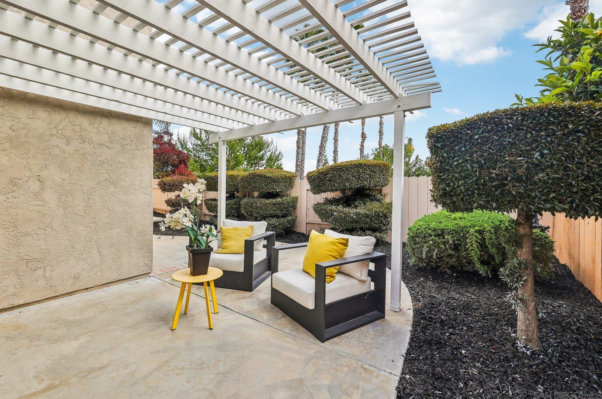 1550 Madrid Dr, Vista CA  92081-5007 exterior