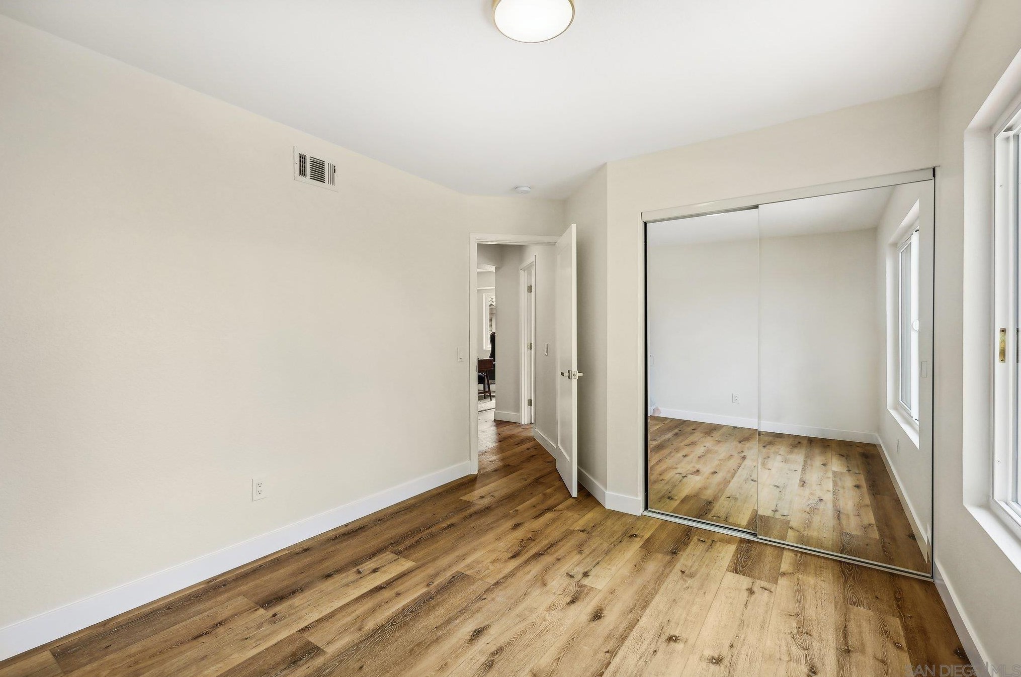 1550 Madrid Dr, Vista CA  92081-5007 exterior