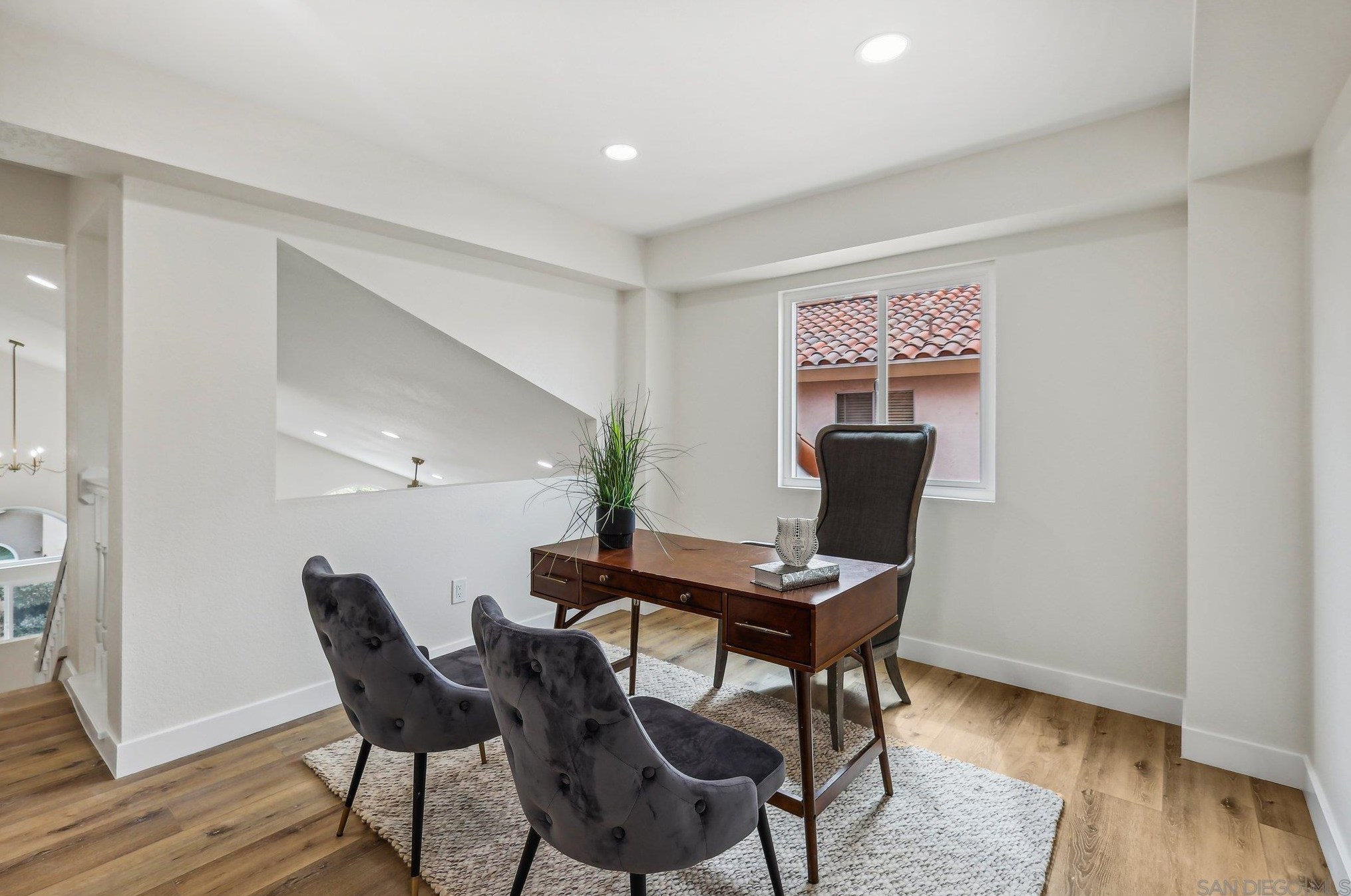 1550 Madrid Dr, Vista CA  92081-5007 exterior