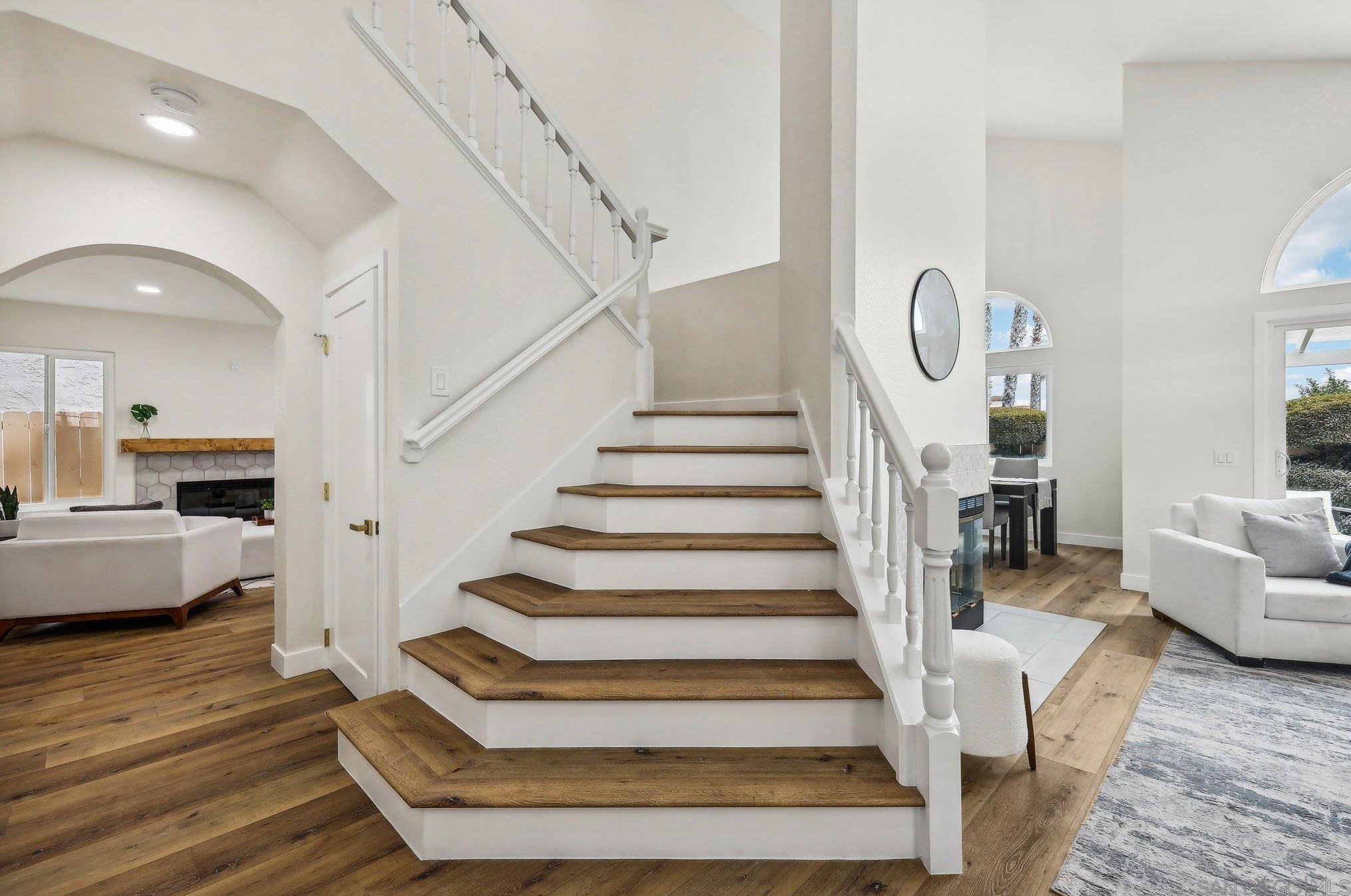 1550 Madrid Dr, Vista CA  92081-5007 exterior