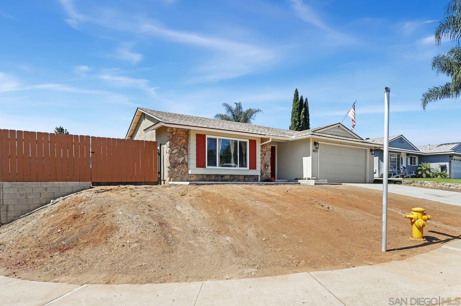 10217 Pinewood View, Santee, CA 92071