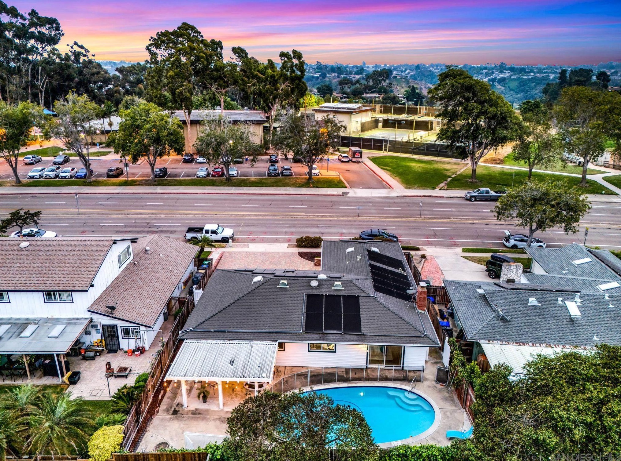 3532 Governor Dr, San Diego, CA 92122-2904