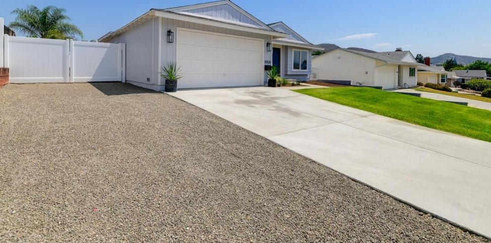 10128 Pinewood View, Santee, CA 92071