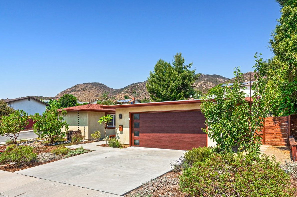 7497 Melotte St, San Diego, CA 92119-1229