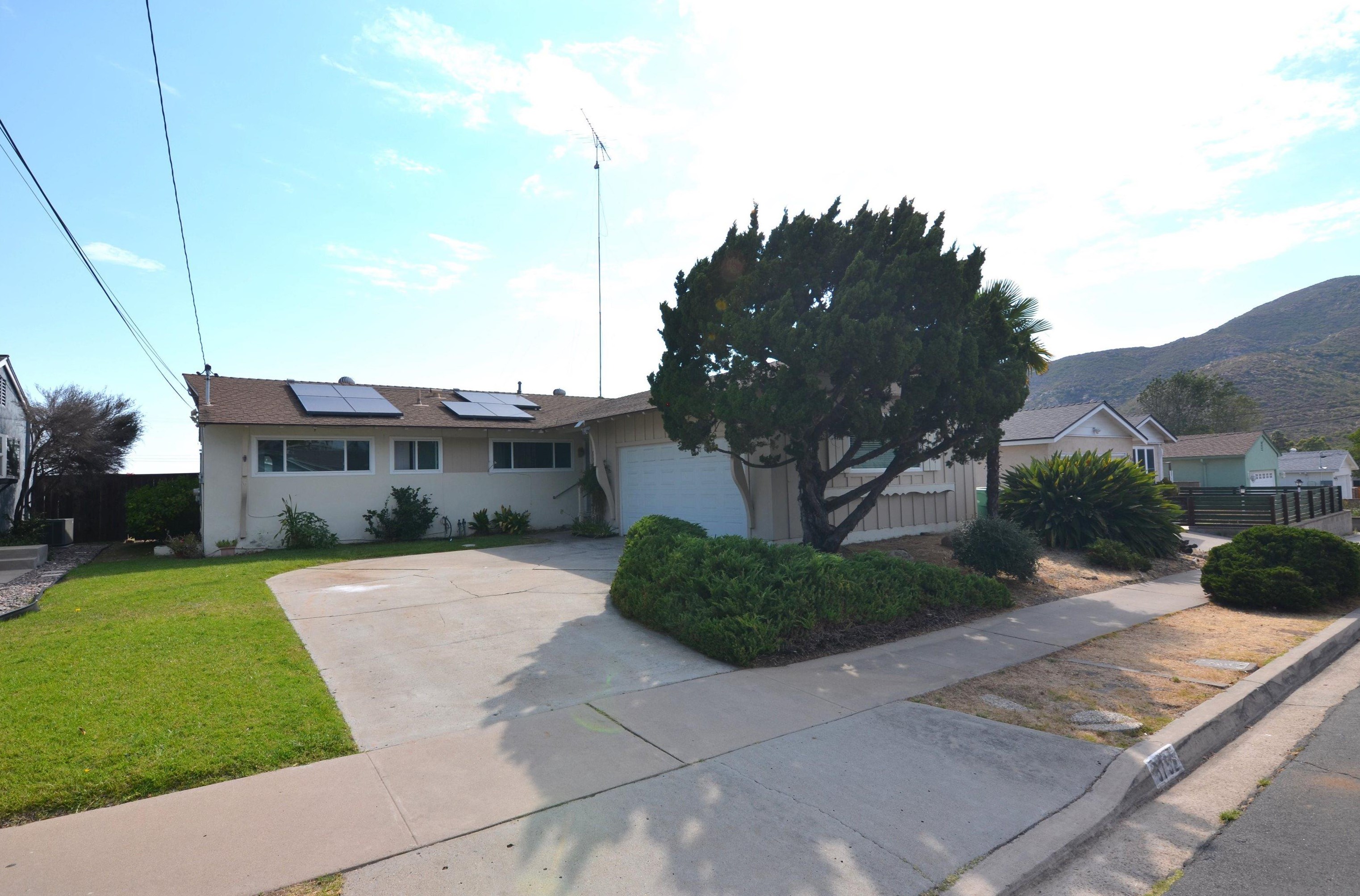 6752 Bardonia St, San Diego, CA 92119