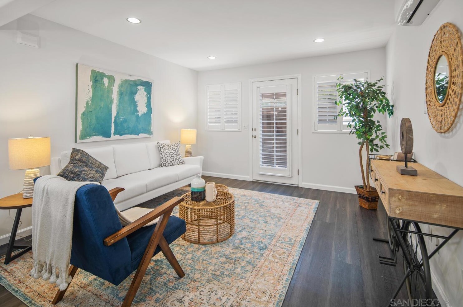 5252 Balboa Arms Dr 129, San Diego, CA 92117