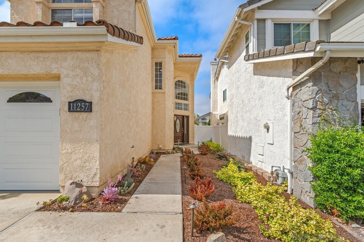 11257 Corte Playa Azteca, San Diego, CA 92124