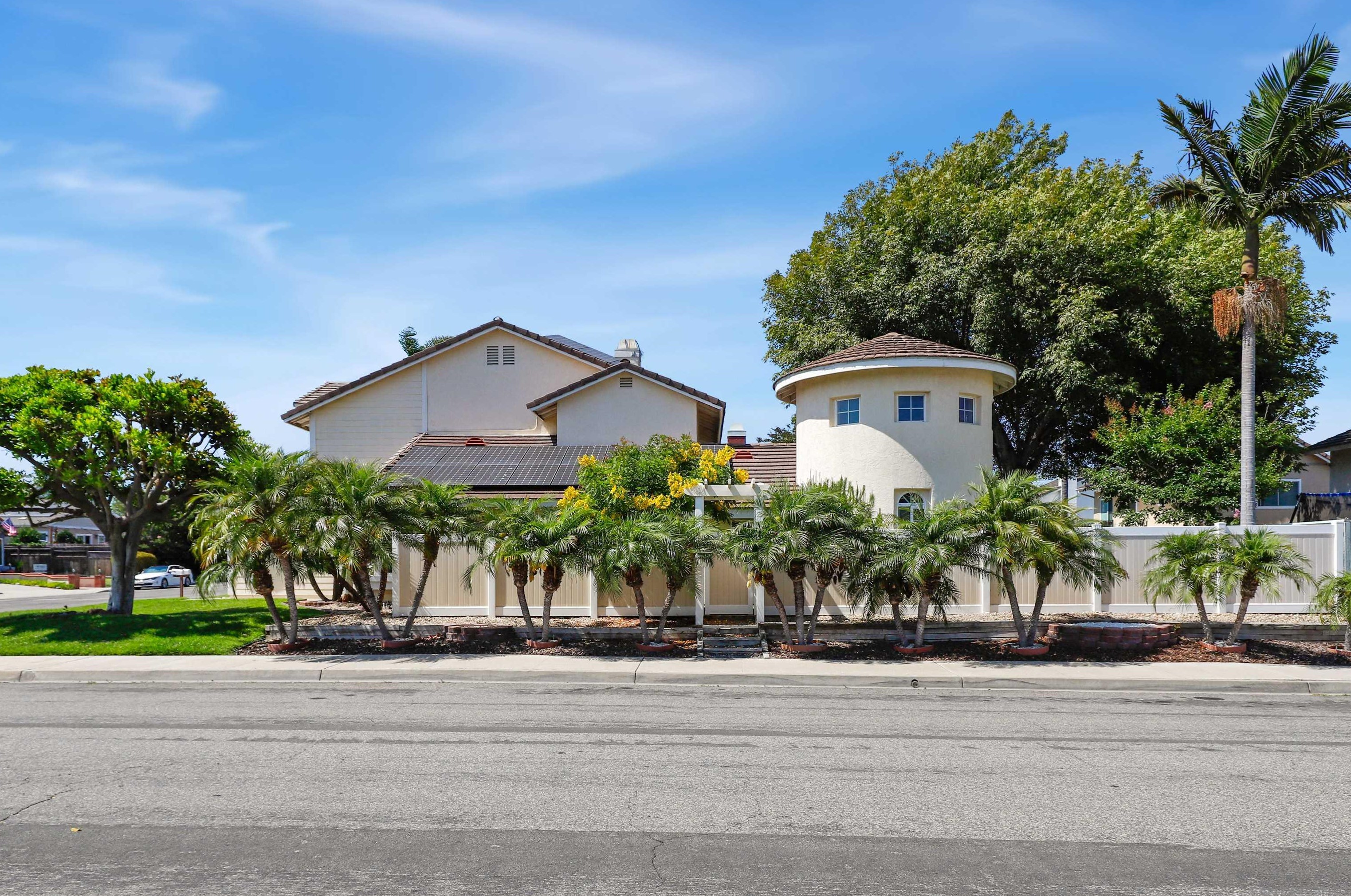 668 Thunderbird Dr, Oceanside, CA 92057