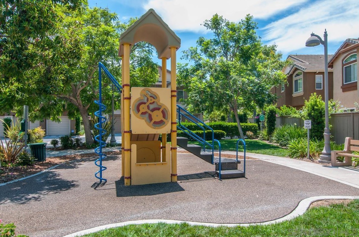 10438 Scripps Poway Pkwy, San Diego CA  92131-5142 exterior