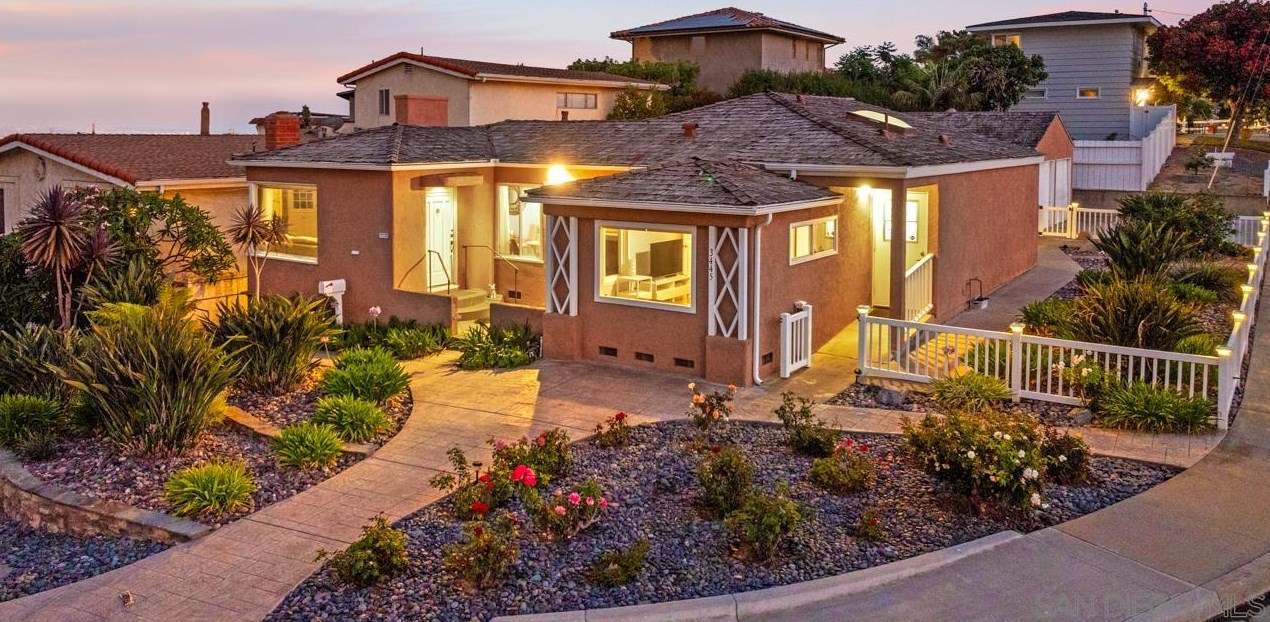 3445 Garrison St, San Diego, CA 92106-2140