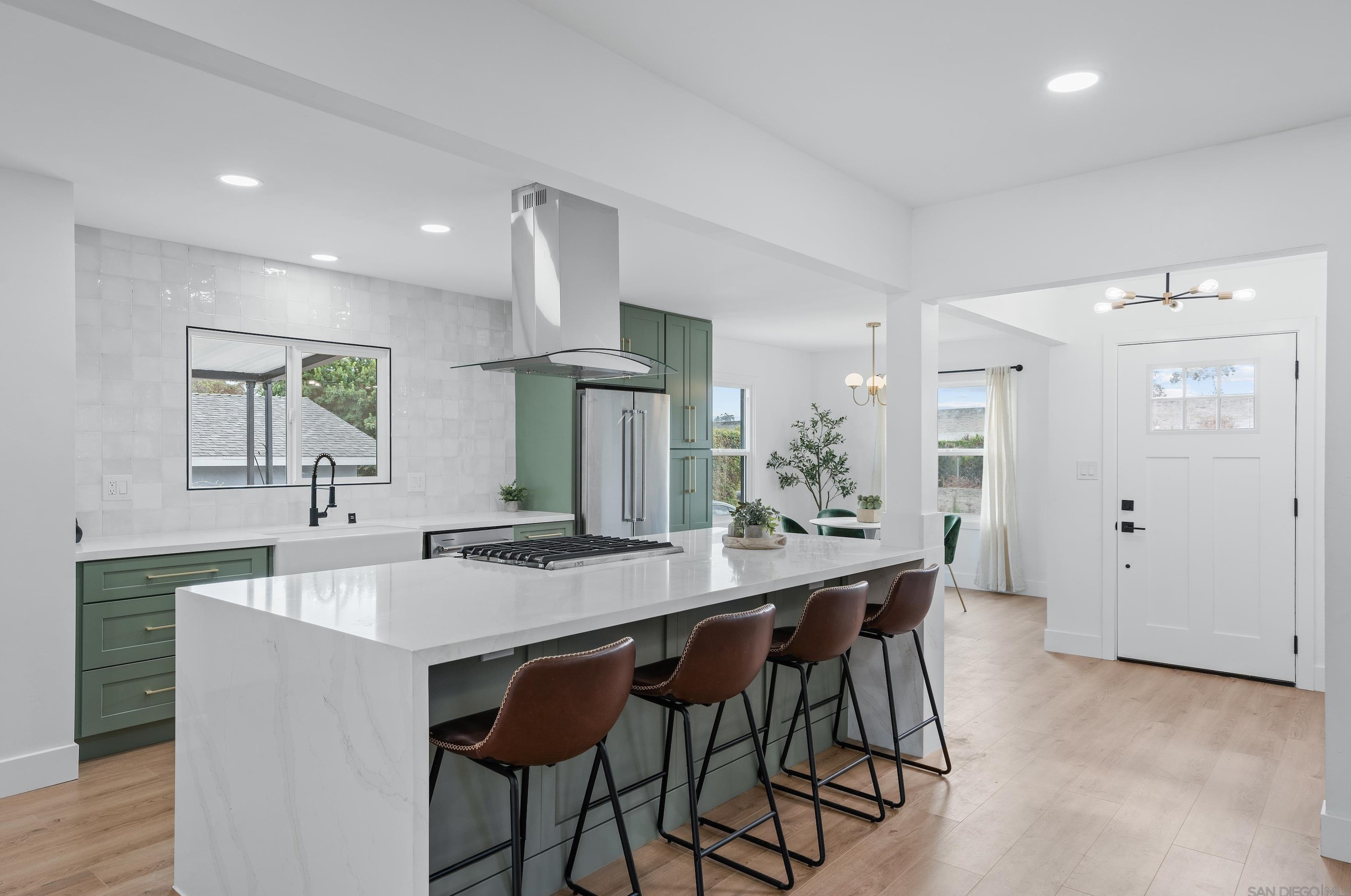 5087 Bancroft Dr, La Mesa, CA 91941