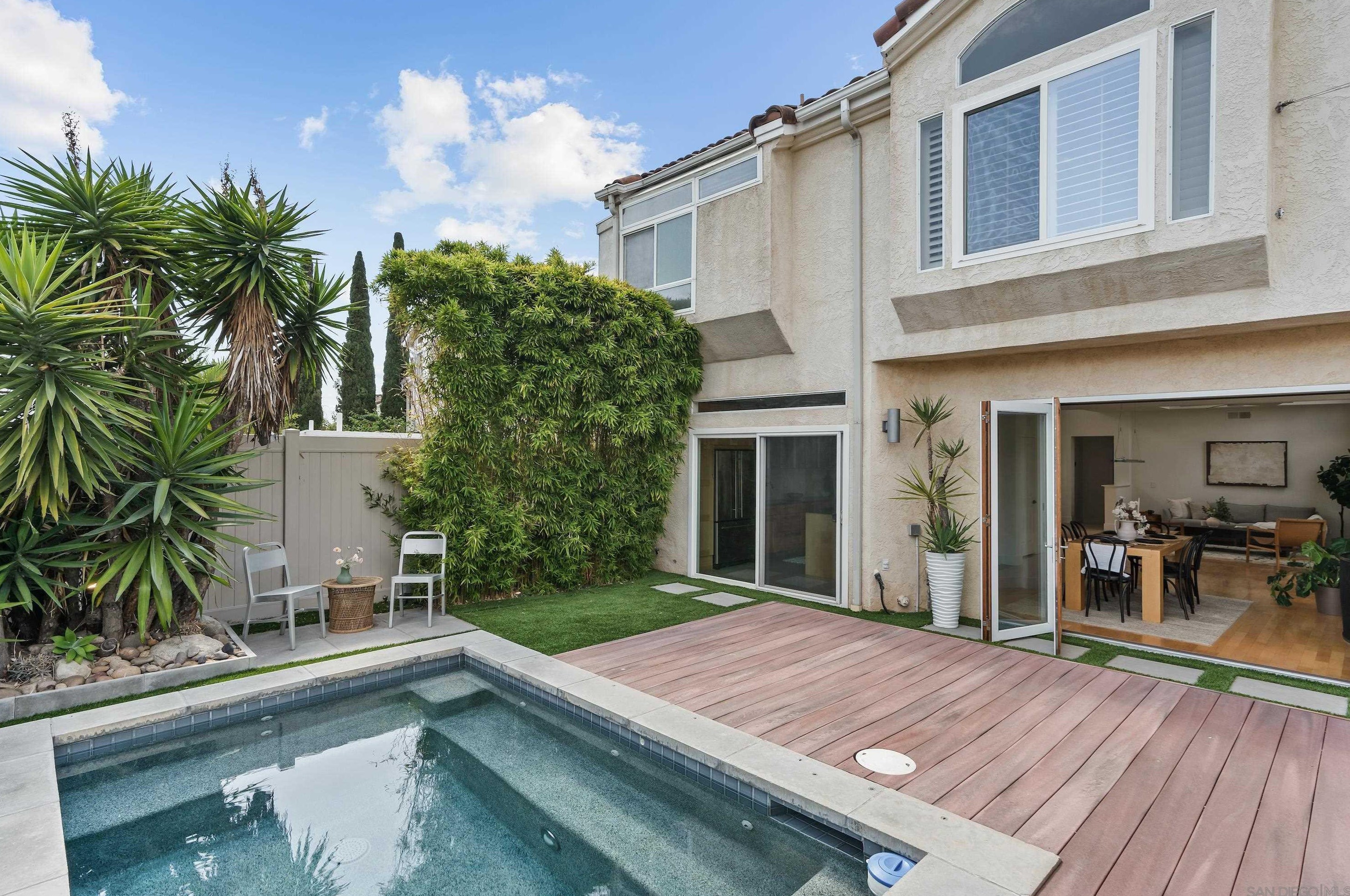 5477 Camino Playa Malaga, San Diego CA 92124-4124 exterior