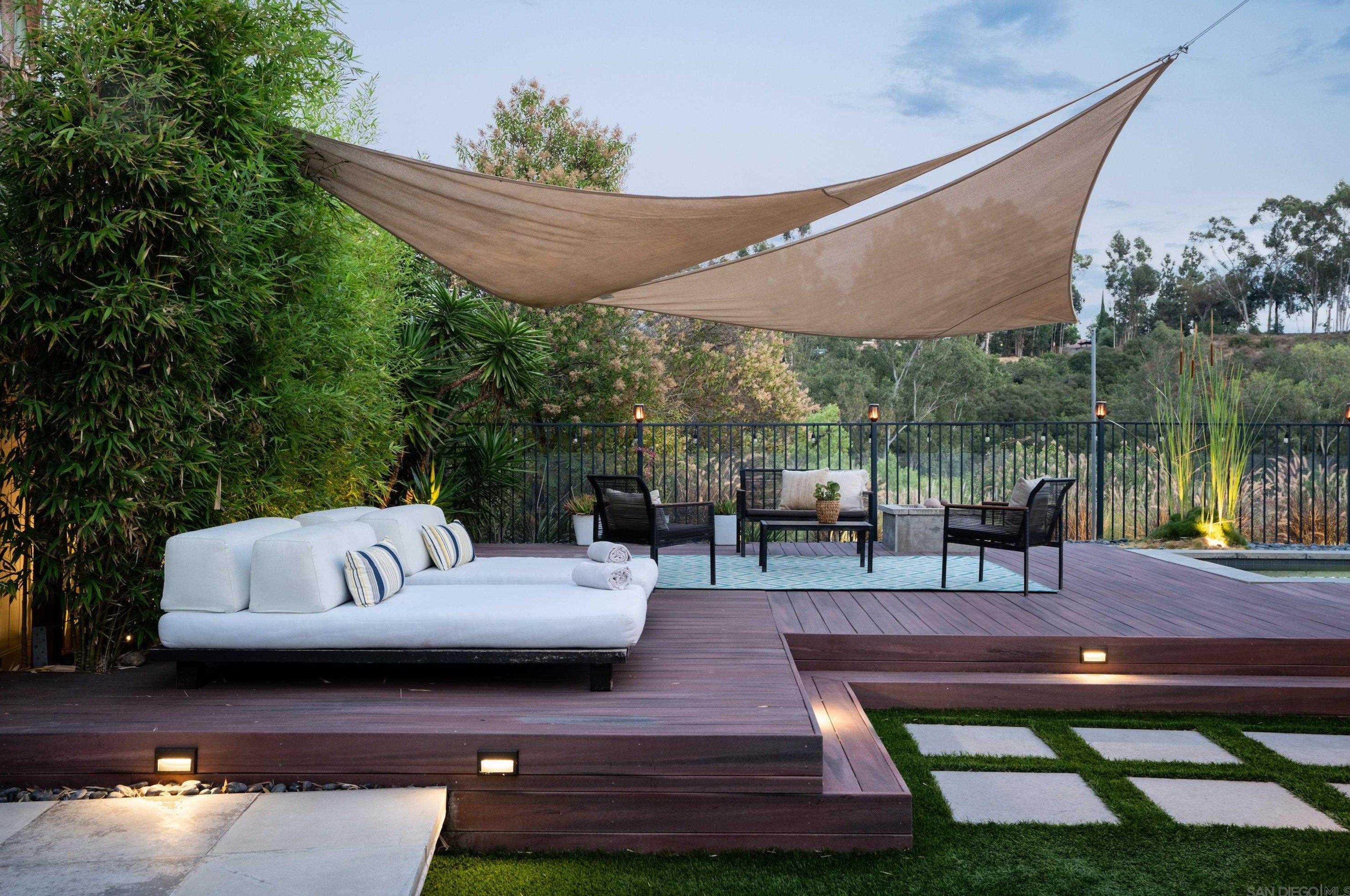 5477 Camino Playa Malaga, San Diego CA 92124-4124 exterior