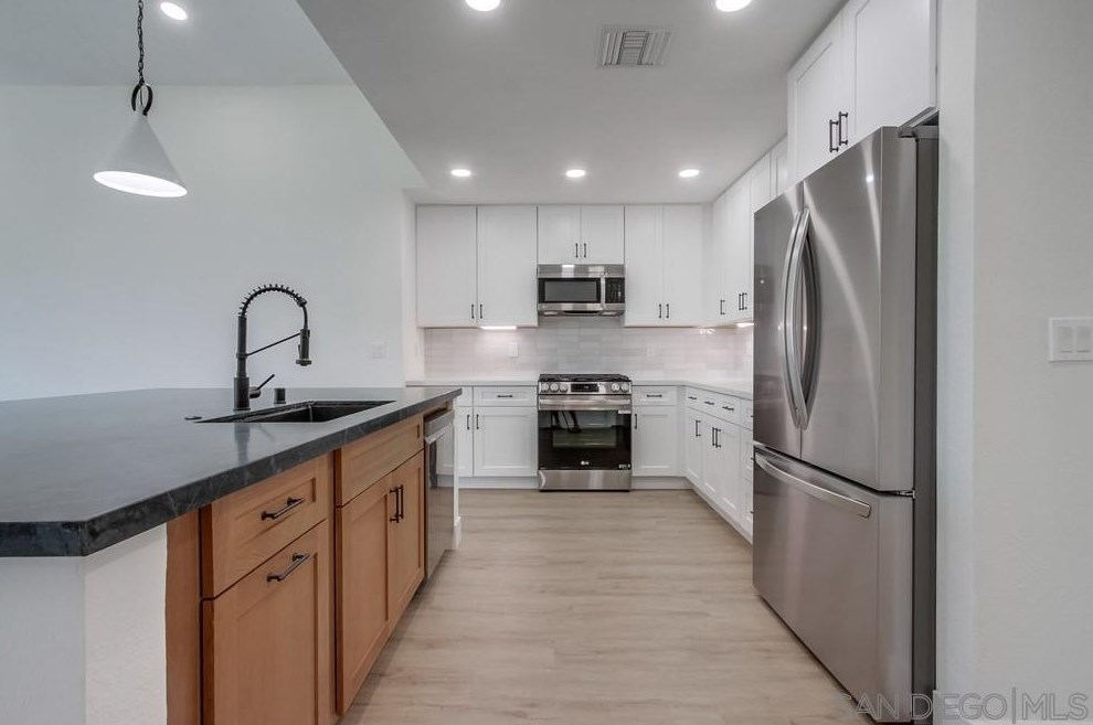 10190 Drumcliff Ave, San Diego CA 92126-3632 exterior