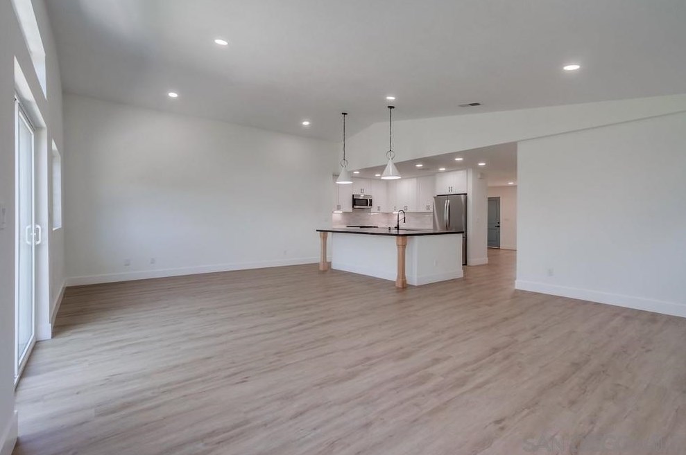 10190 Drumcliff Ave, San Diego CA 92126-3632 exterior