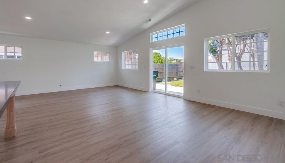 10190 Drumcliff Ave, San Diego CA 92126-3632 exterior