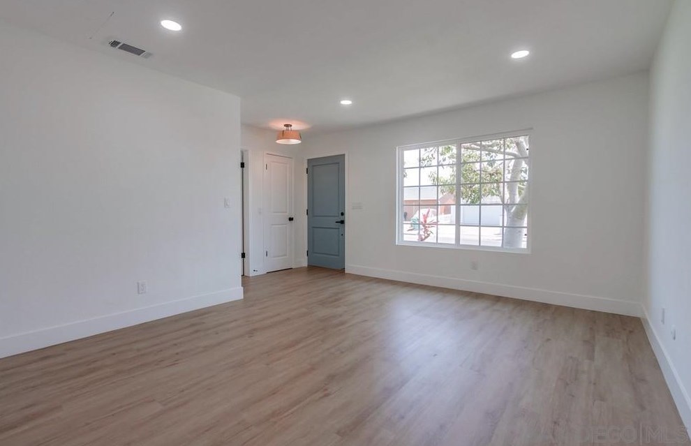 10190 Drumcliff Ave, San Diego CA 92126-3632 exterior