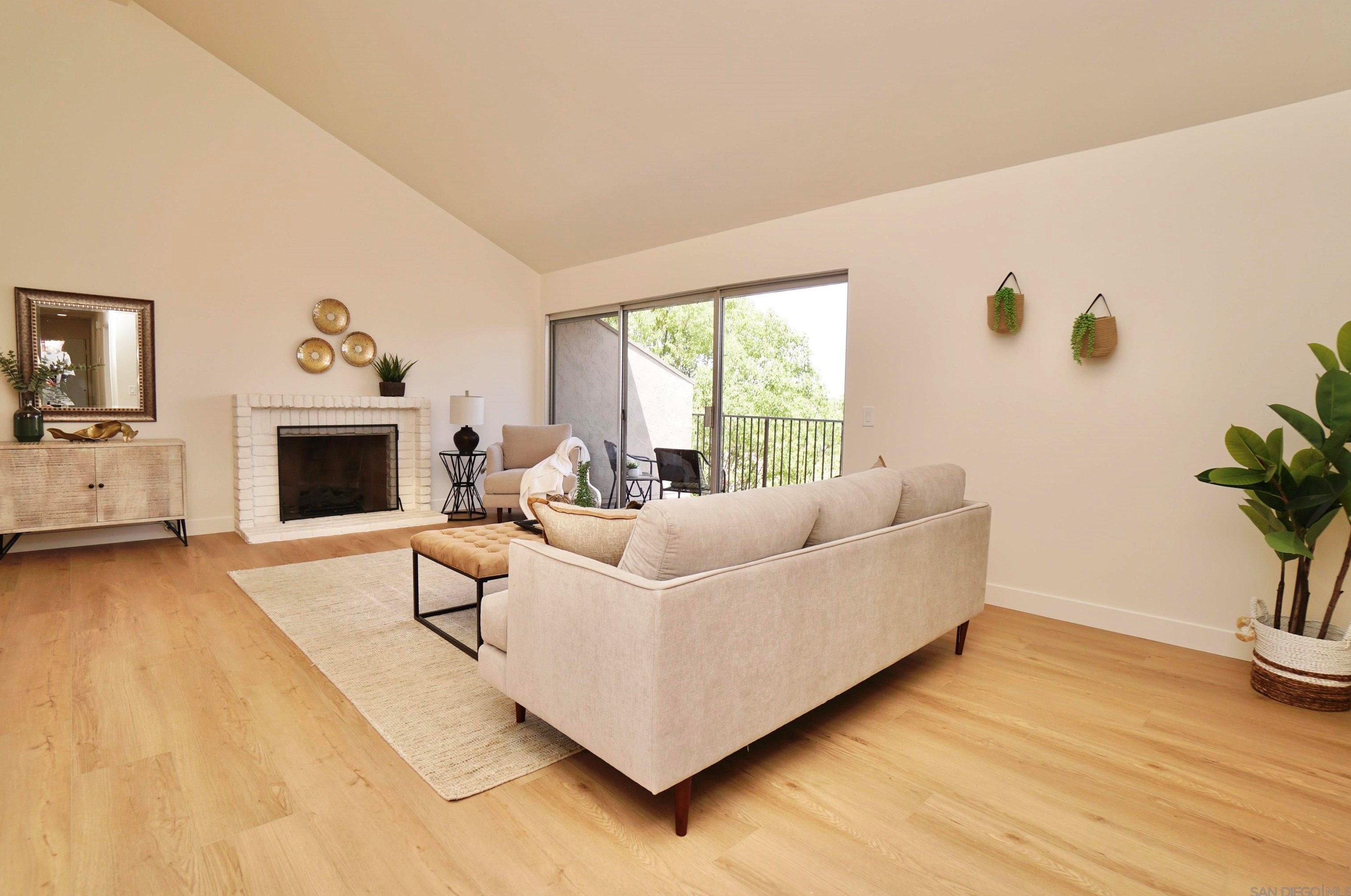 17404 Plaza Otonal, San Diego, CA 92128