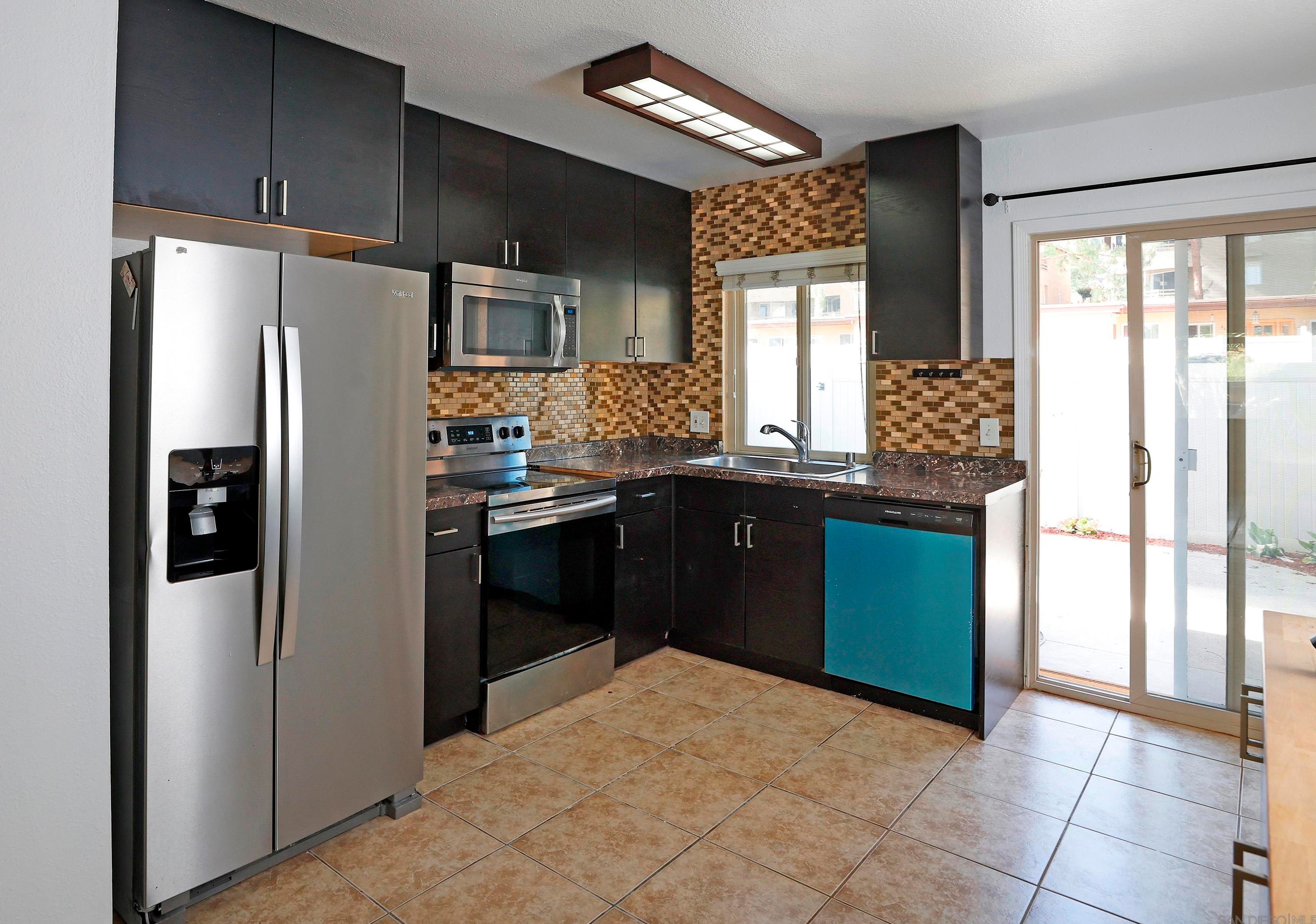 8692 Wahl St, Santee, CA 92071