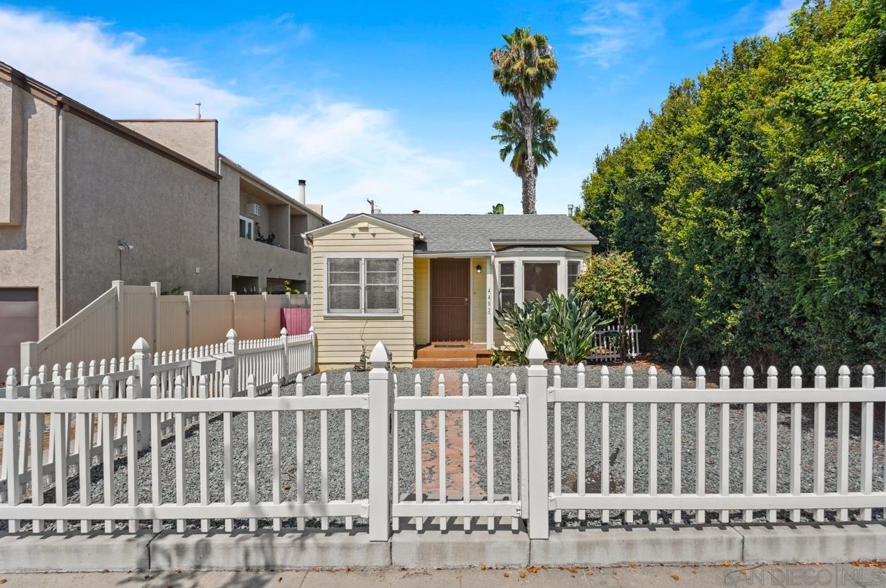 4450 Arizona St, San Diego, CA 92116-2901