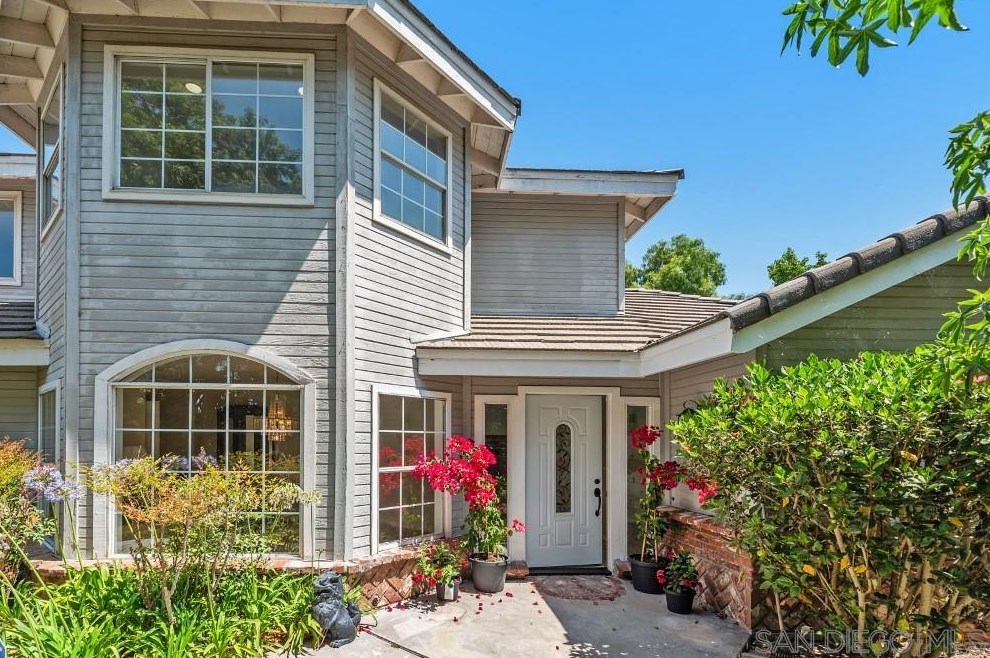 1474 Via Encinos Dr, Fallbrook, CA 92028