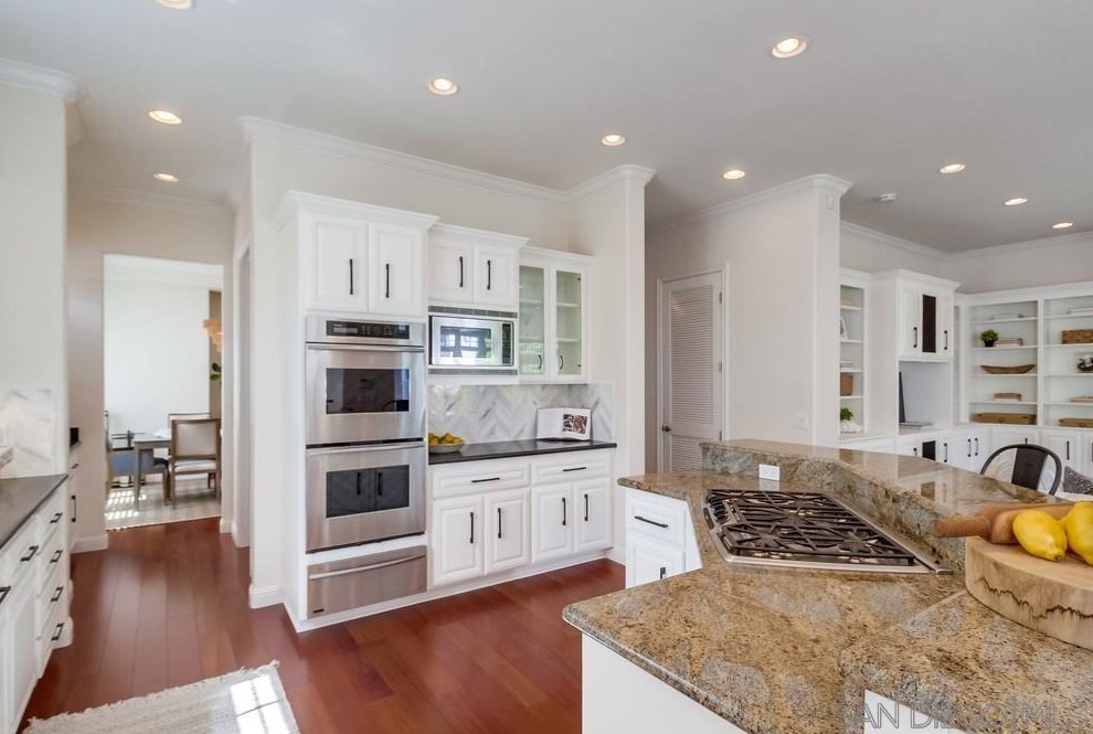 541 Margarita Ave, San Diego CA 92118-2326 exterior