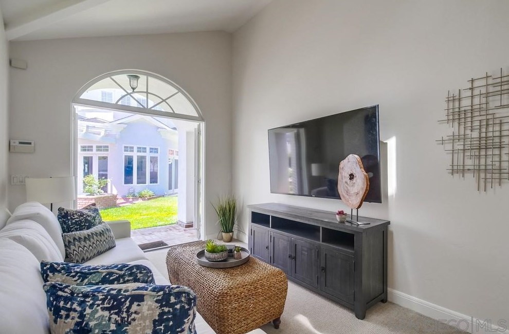 541 Margarita Ave, San Diego CA 92118-2326 exterior