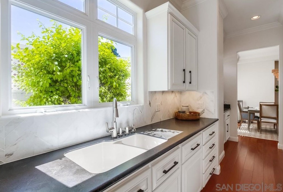 541 Margarita Ave, San Diego CA 92118-2326 exterior