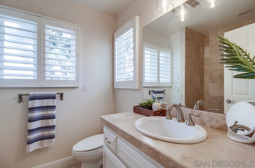 541 Margarita Ave, San Diego CA 92118-2326 exterior