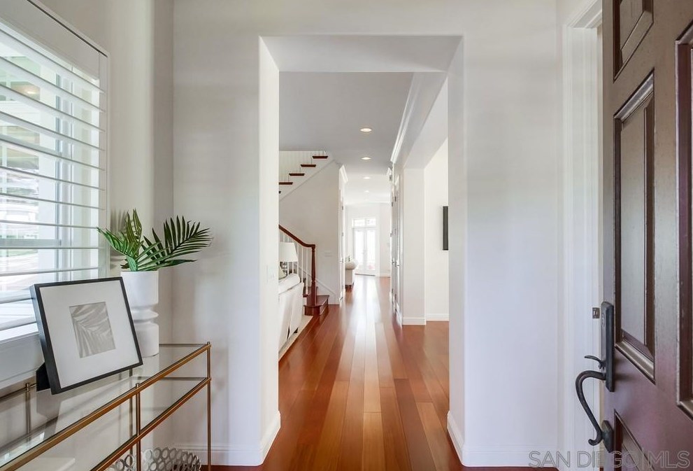 541 Margarita Ave, San Diego CA 92118-2326 exterior