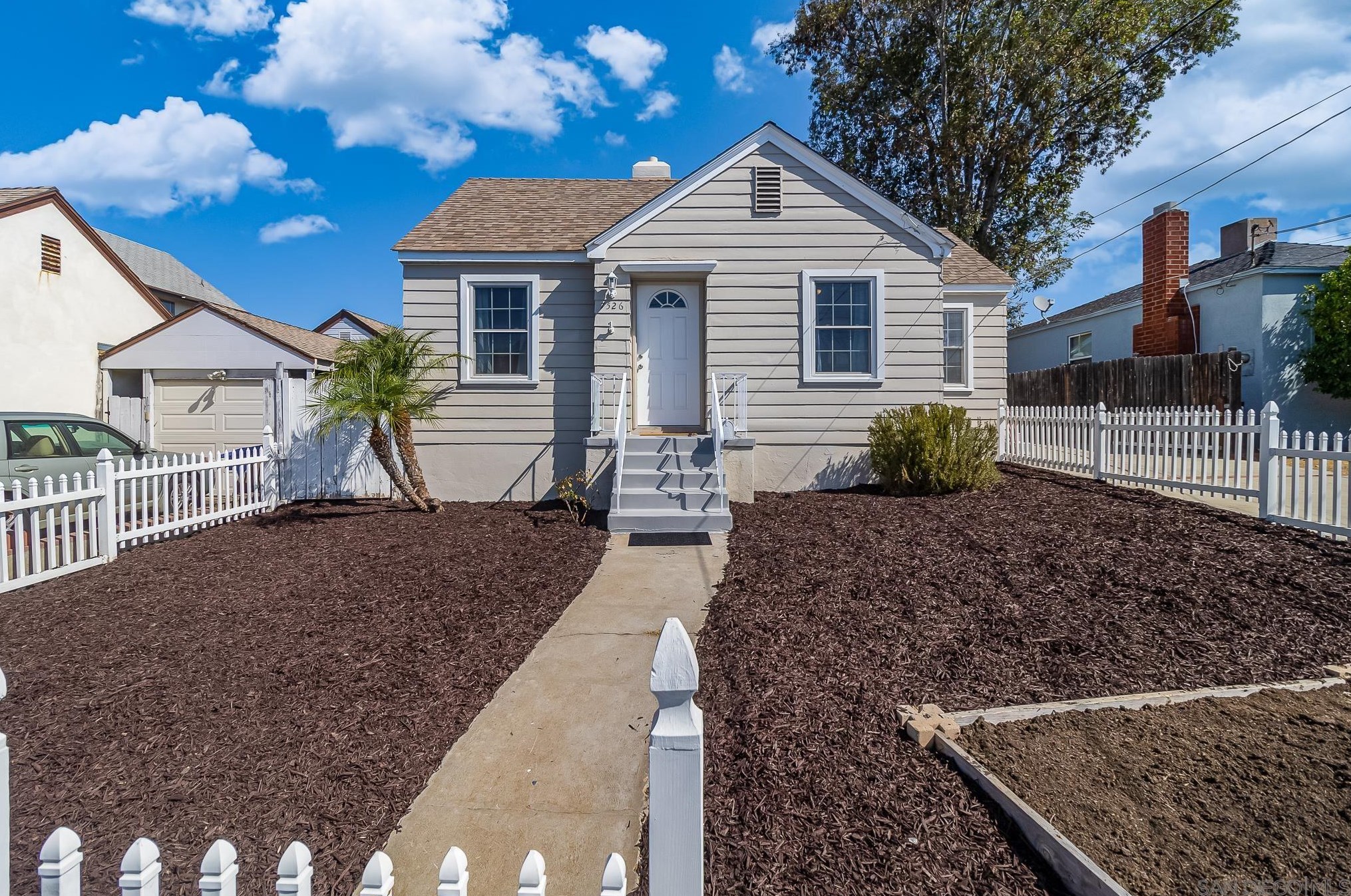 7526 Olive Pl, La Mesa, CA 91942