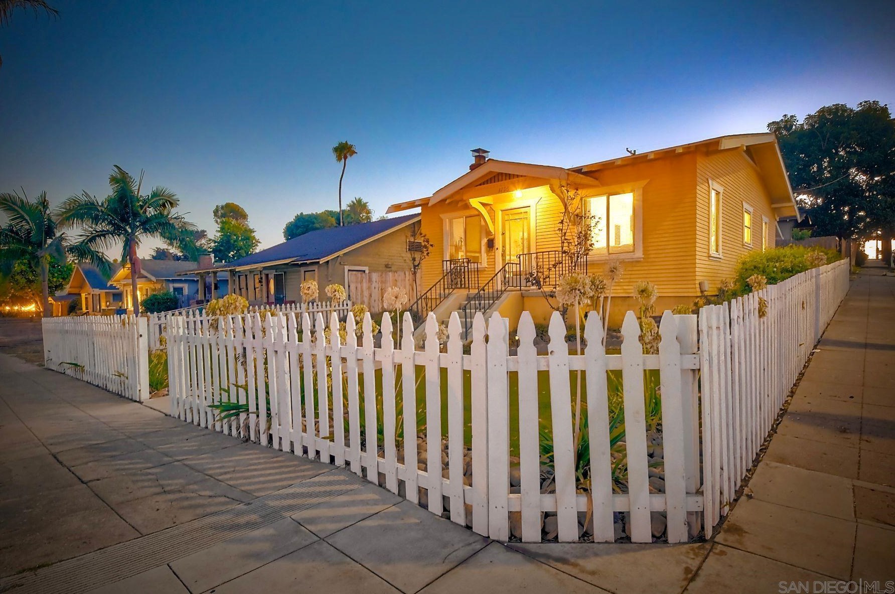 3796 Arizona St, San Diego, CA 92104-3327