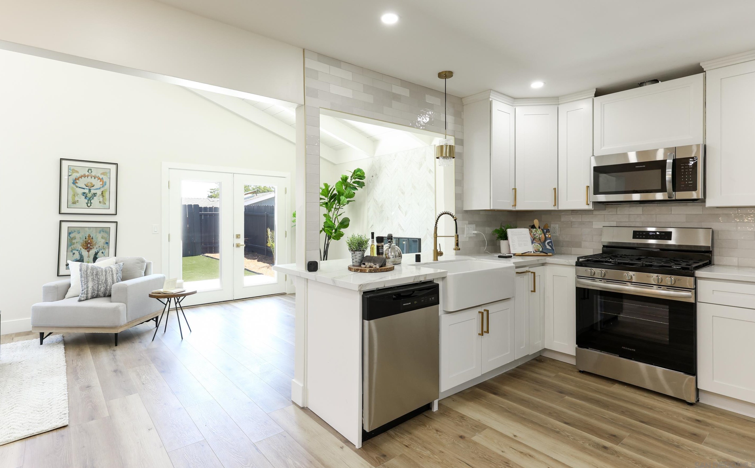 10967 Salinas Way, San Diego, CA 92126