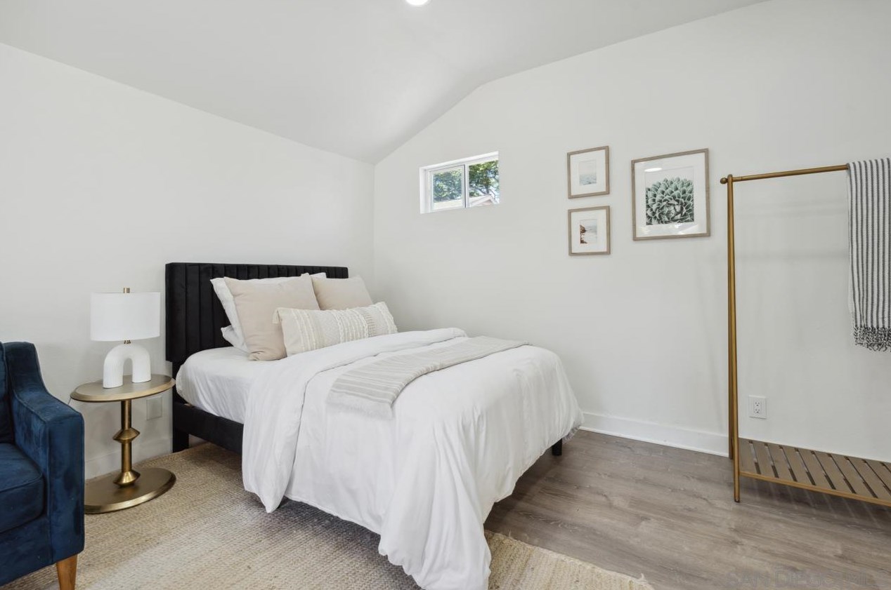 4562 Edgeware Rd, San Diego CA  92116-4723 exterior