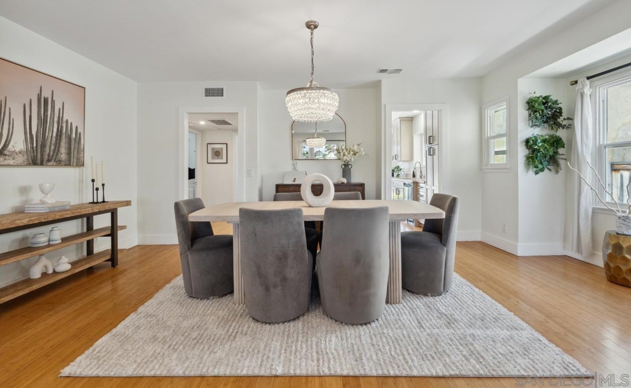 4562 Edgeware Rd, San Diego CA  92116-4723 exterior