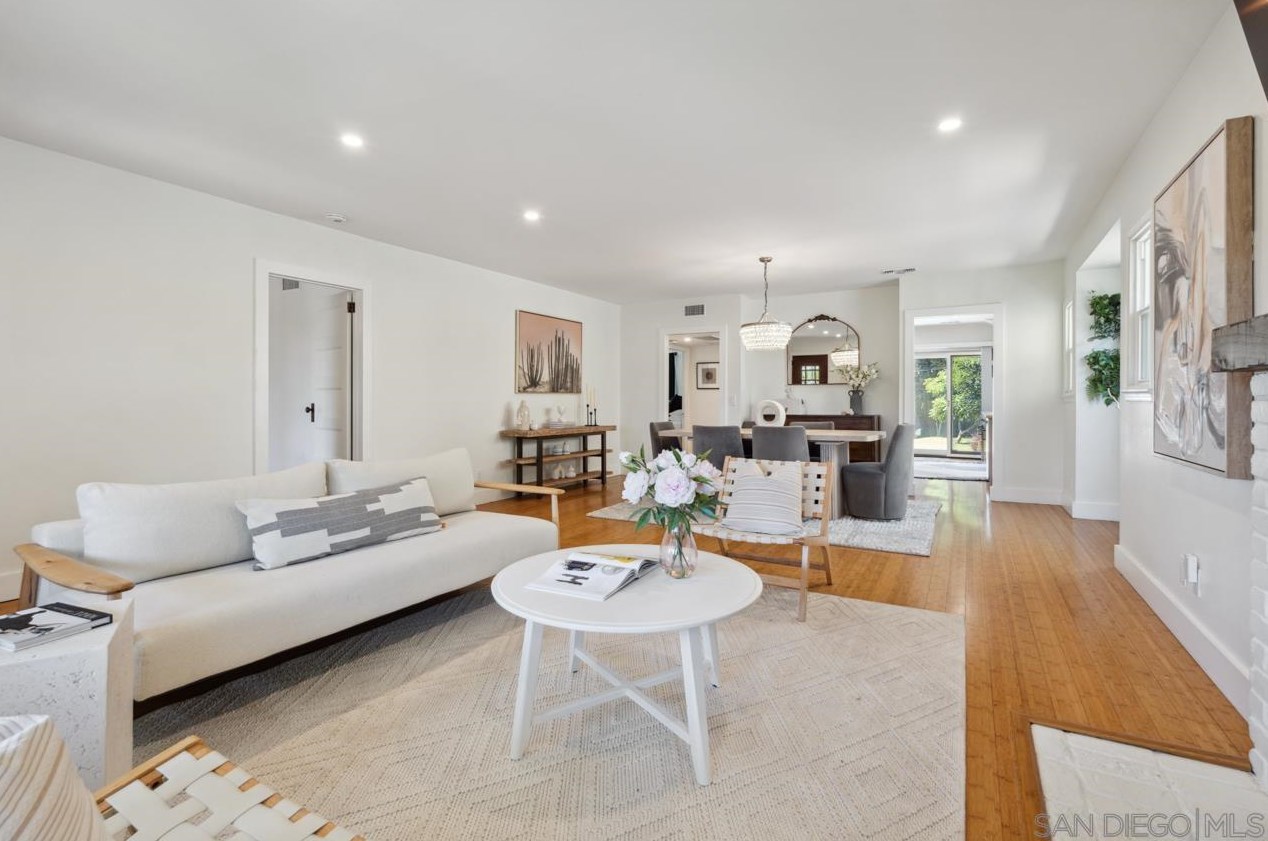 4562 Edgeware Rd, San Diego CA  92116-4723 exterior