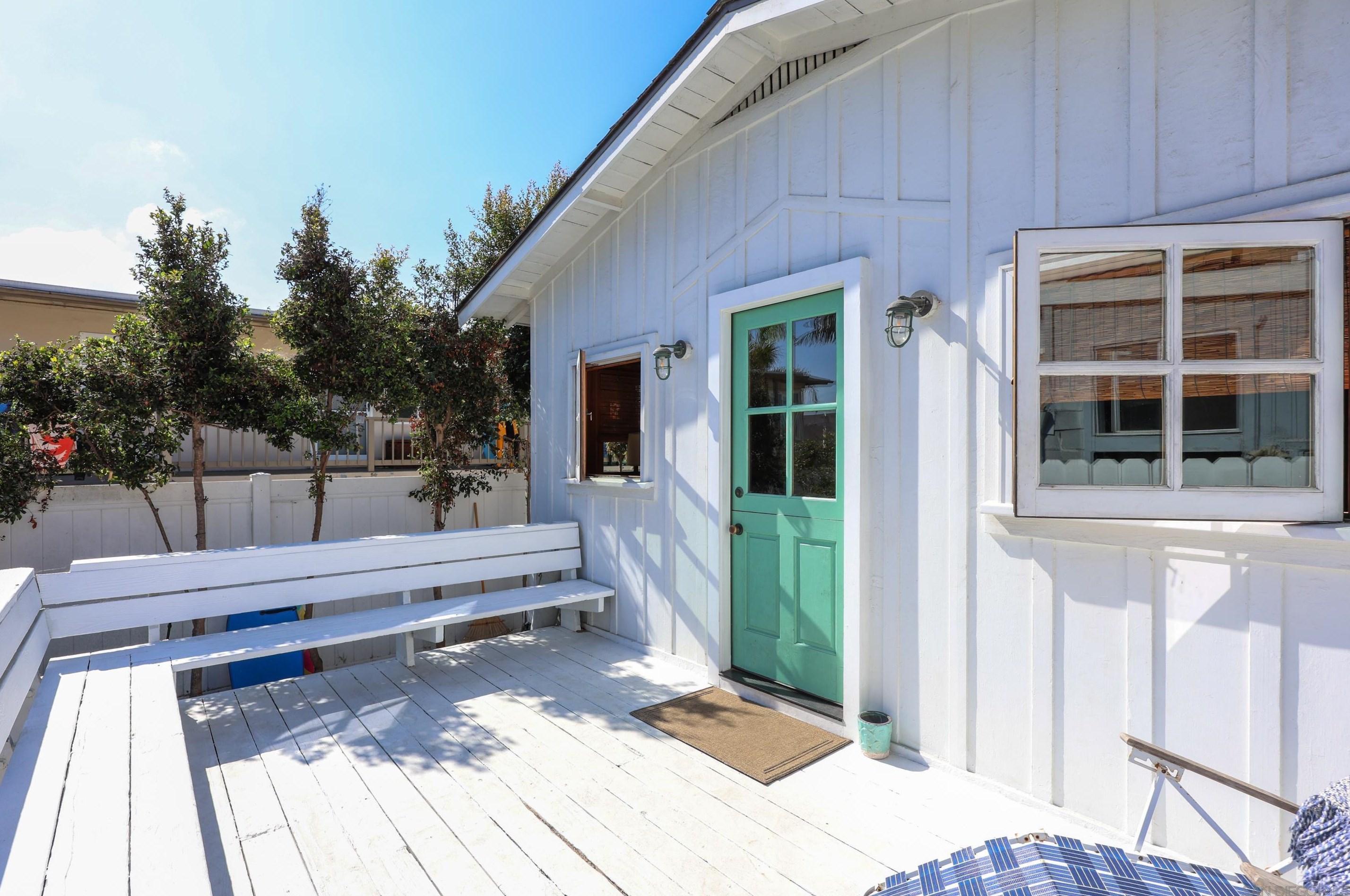 5043 Saratoga Ave, San Diego CA  92107-2819 exterior