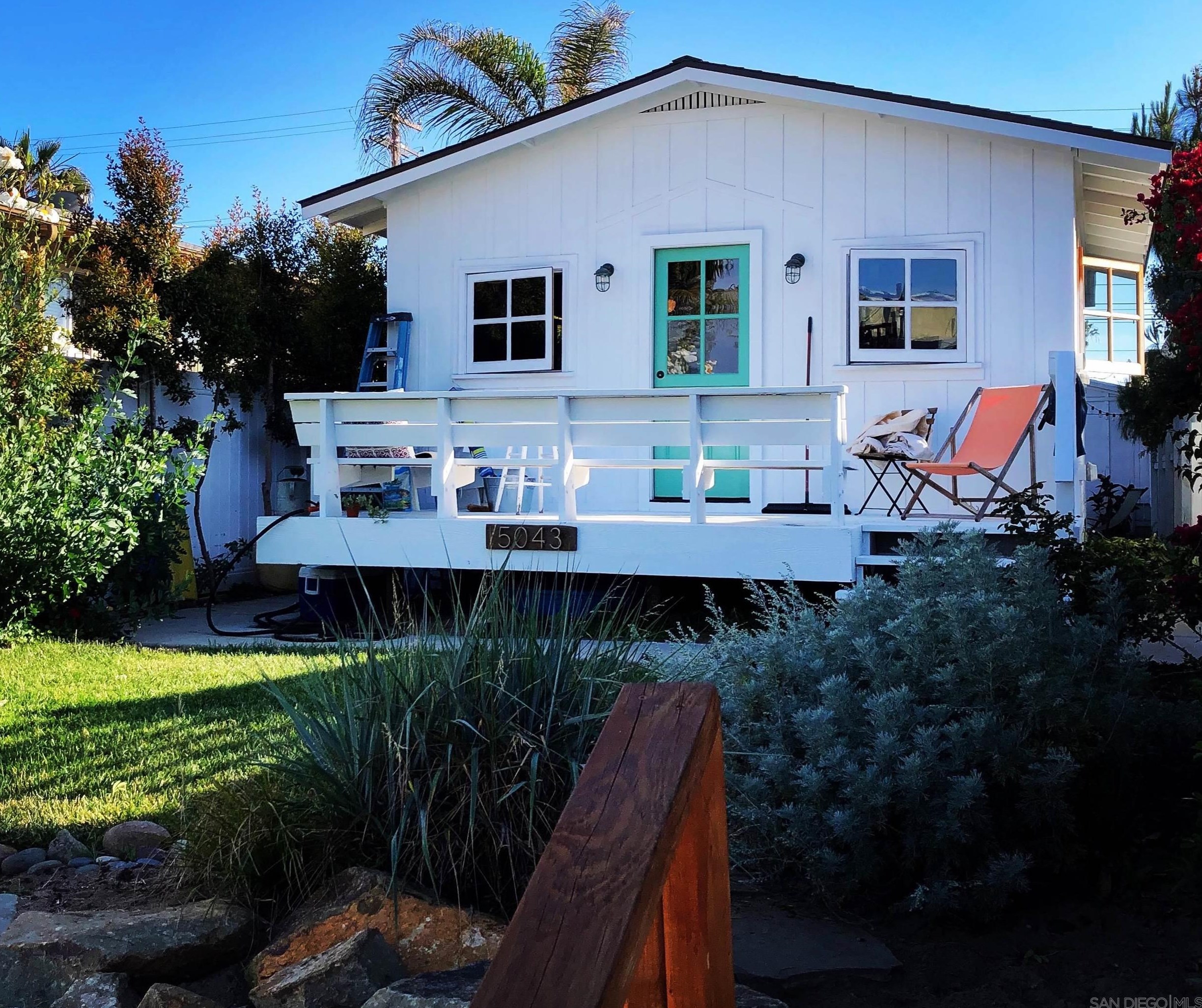 5043 Saratoga Ave, San Diego CA  92107-2819 exterior