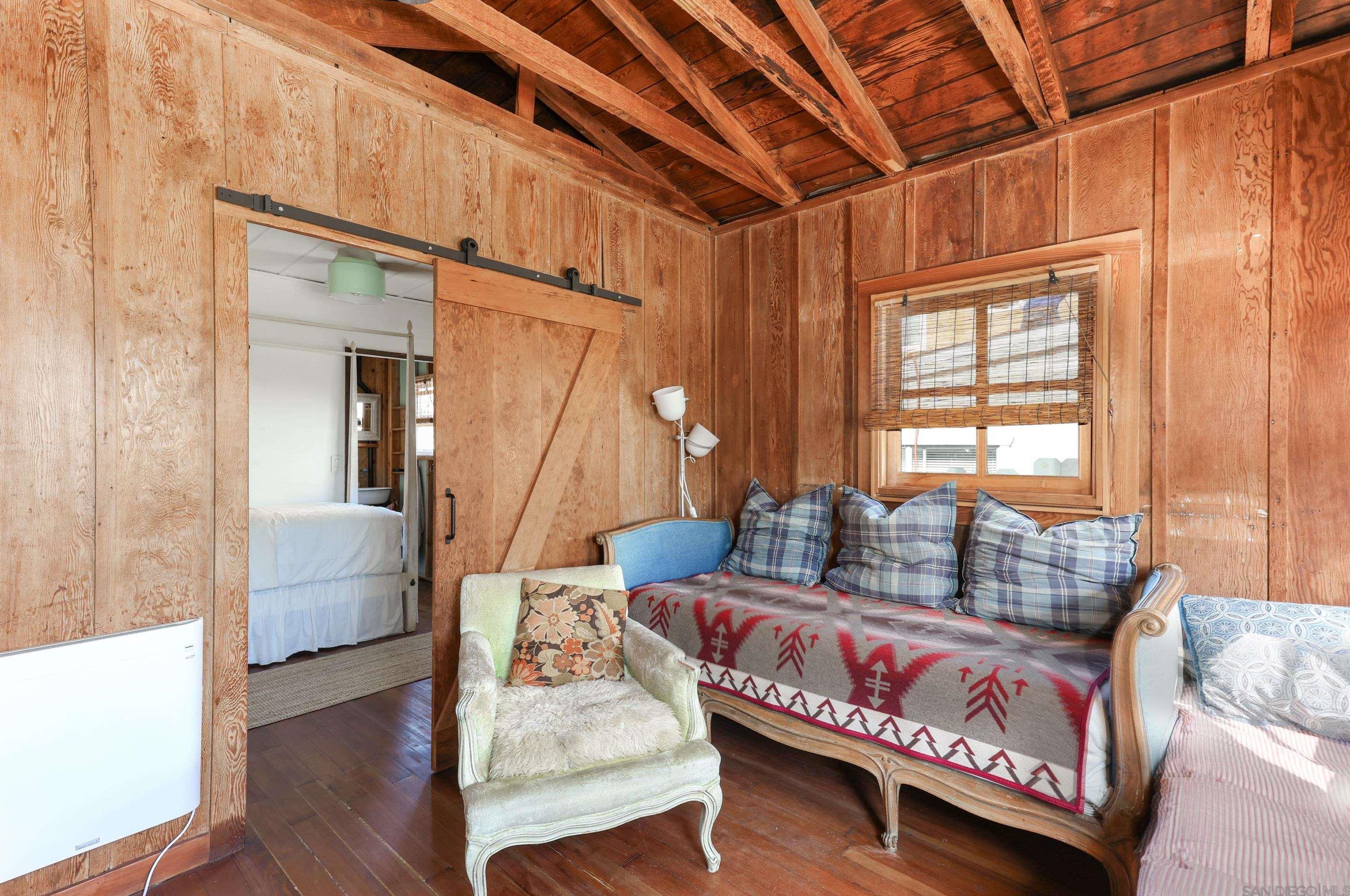 5043 Saratoga Ave, San Diego CA  92107-2819 exterior