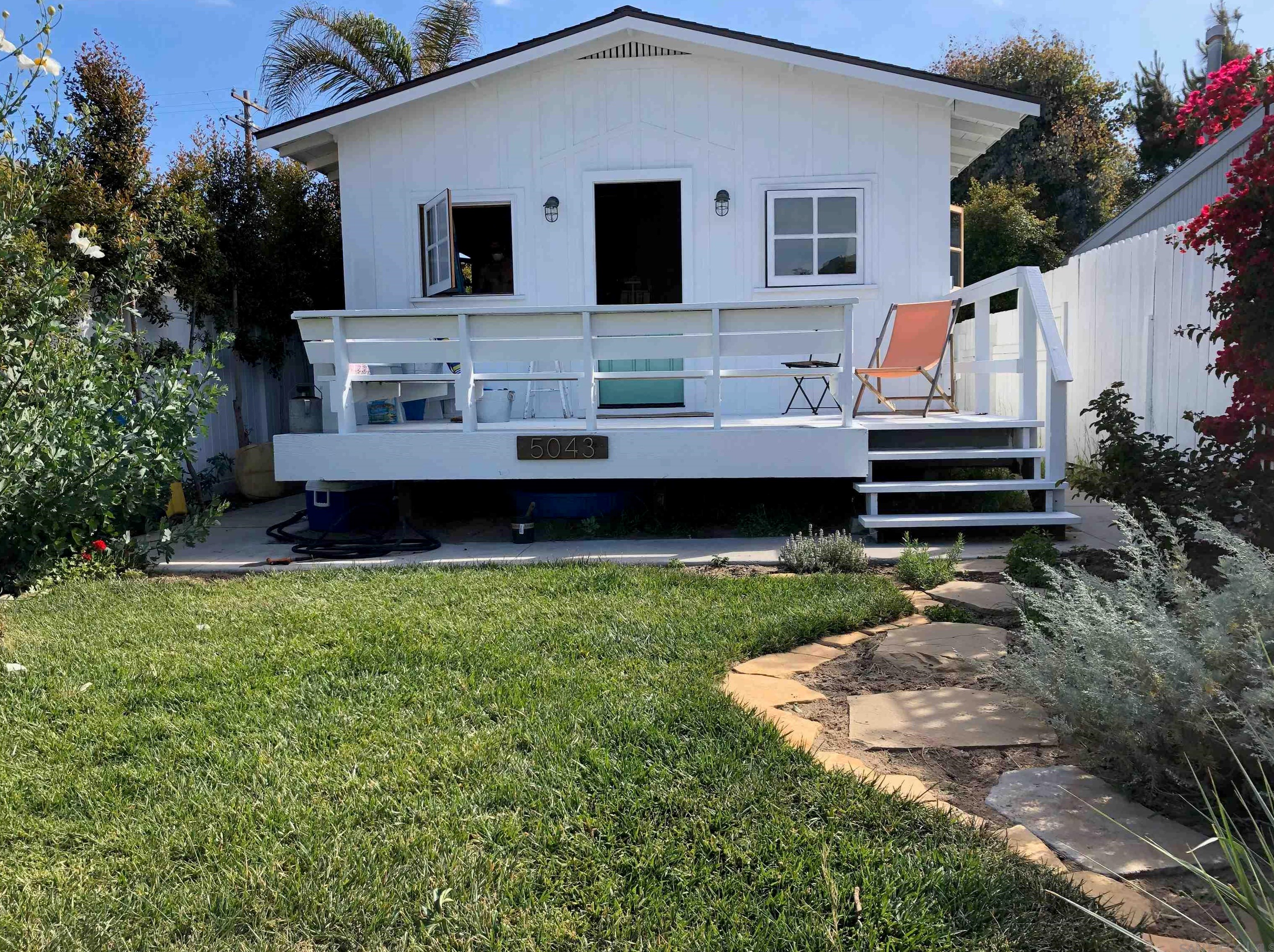 5043 Saratoga Ave, San Diego CA  92107-2819 exterior