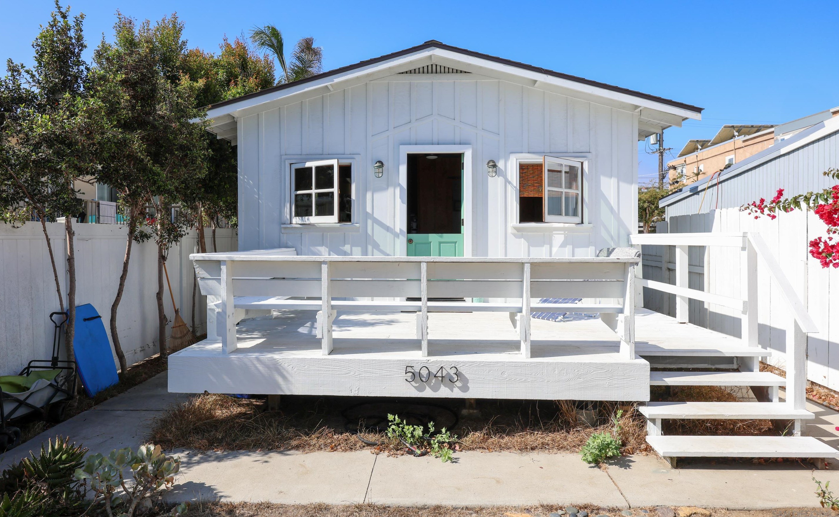 5043 Saratoga Ave, San Diego CA  92107-2819 exterior