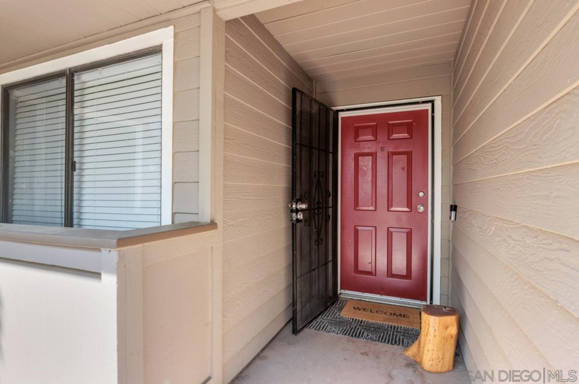 1063 Shadowridge Dr 22, Vista, CA 92081