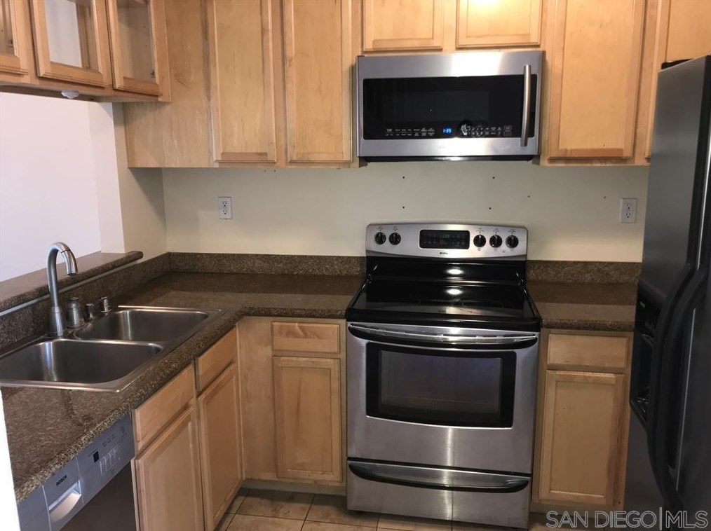 10216 Maya Linda Rd 7, San Diego, CA 92126