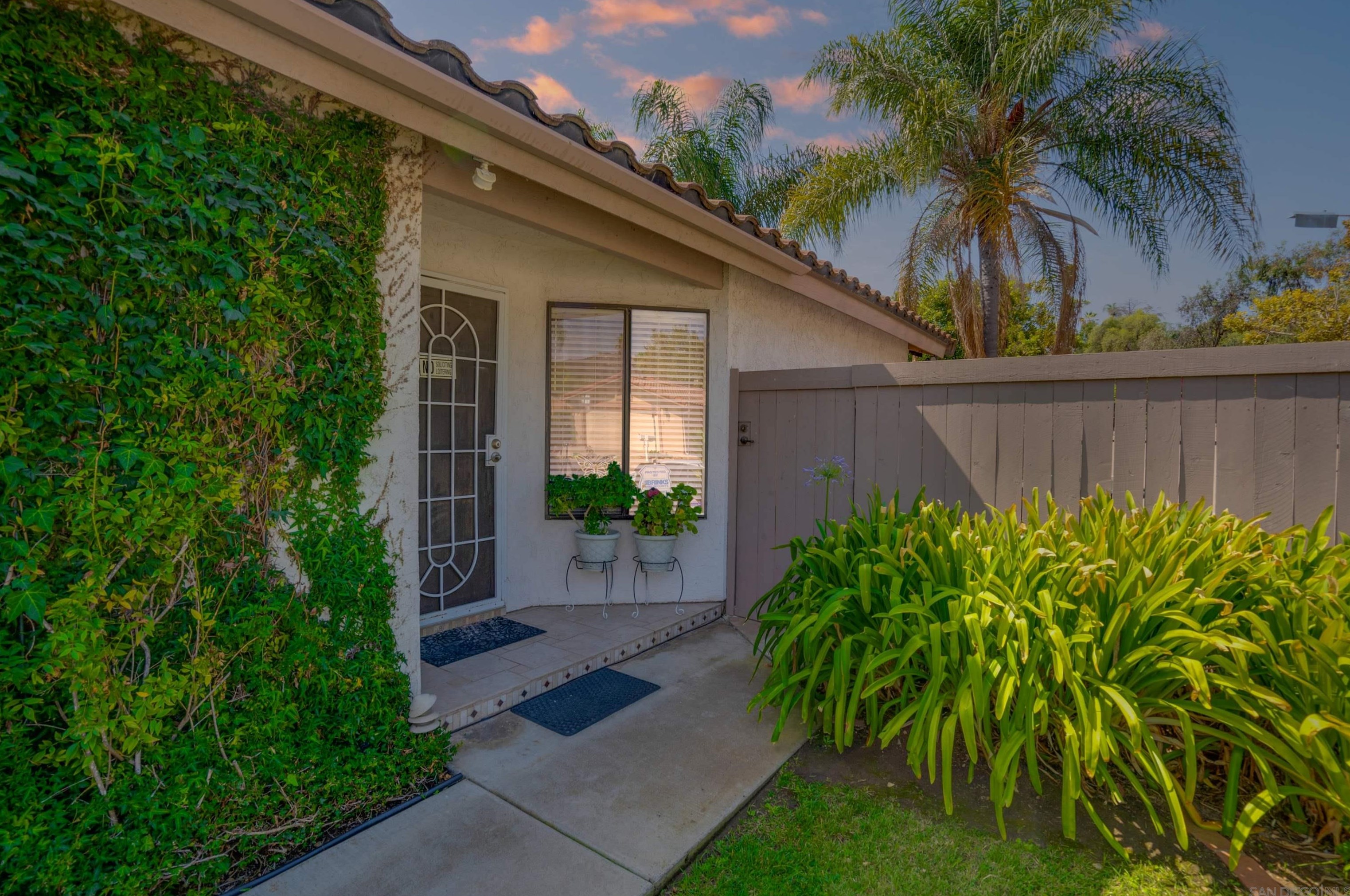 1338 Entrada Glen, Escondido, CA 92027