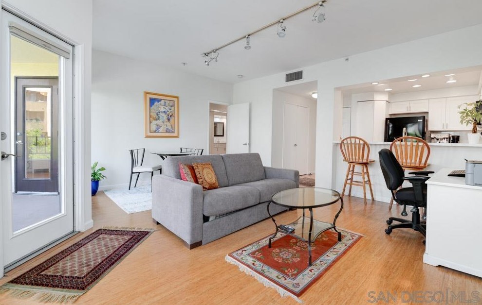 655 Columbia St 303, San Diego, CA 92101