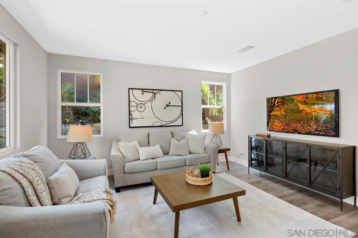 676 Cypress Hl Dr, Encinitas CA 92024-2394 exterior