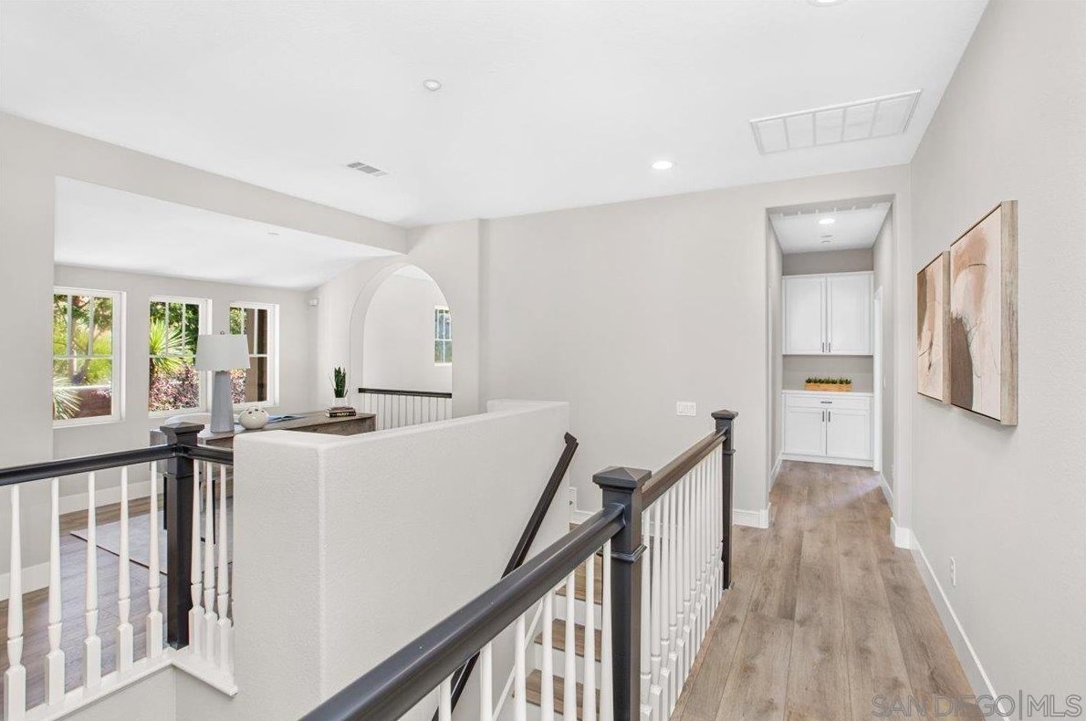 676 Cypress Hl Dr, Encinitas CA 92024-2394 exterior