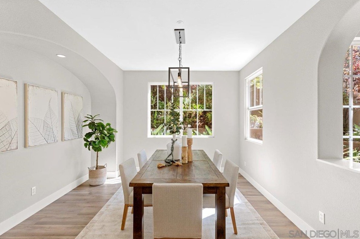 676 Cypress Hl Dr, Encinitas CA 92024-2394 exterior