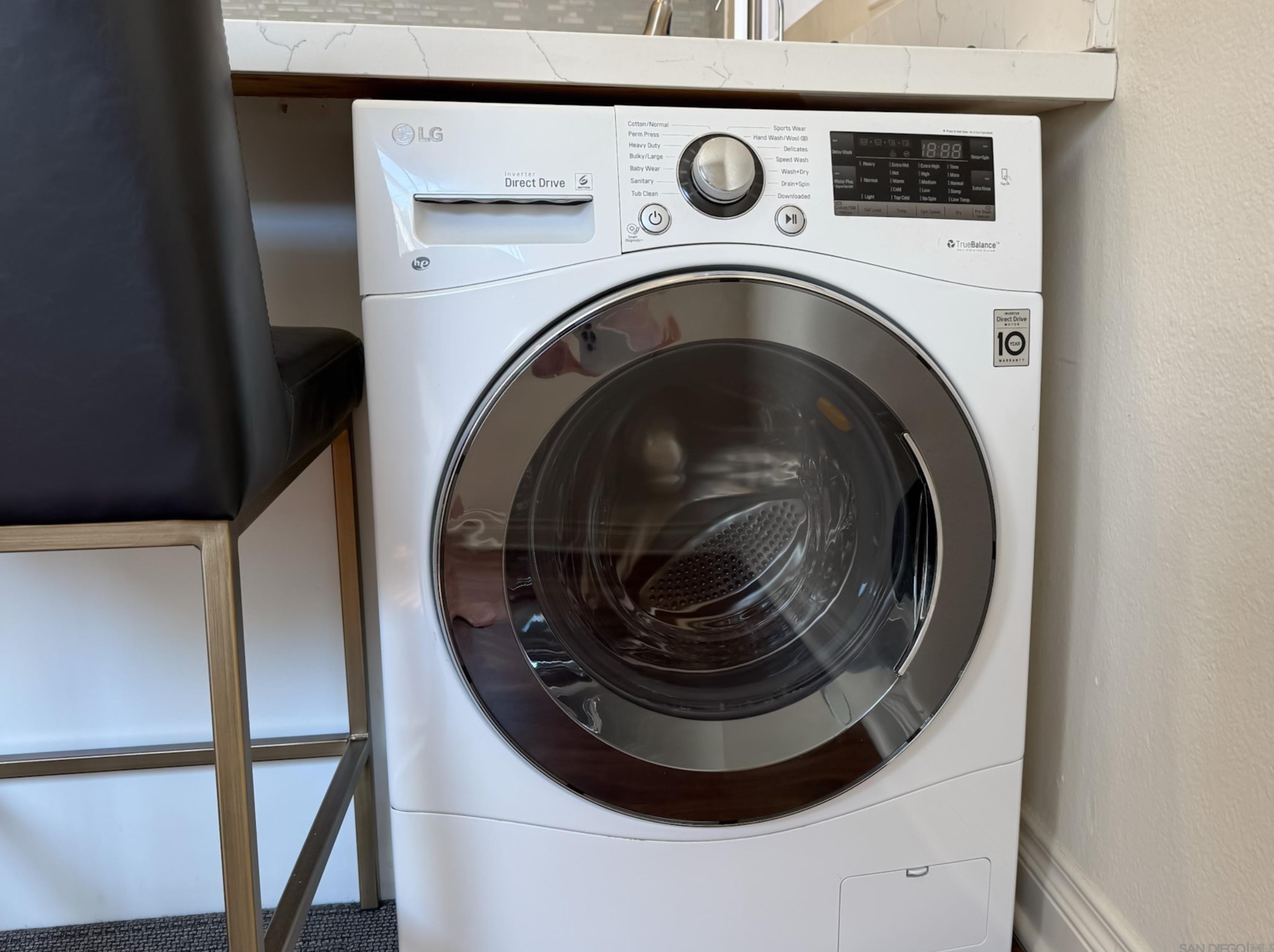 5483 Adobe Falls Rd, San Diego CA 92120-4493 exterior