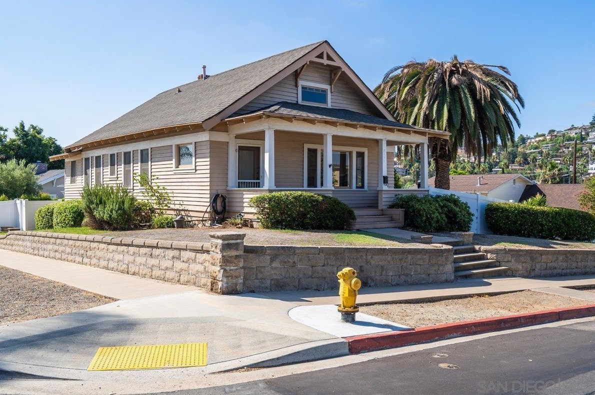 8393 Finley Ave, La Mesa, CA 91941